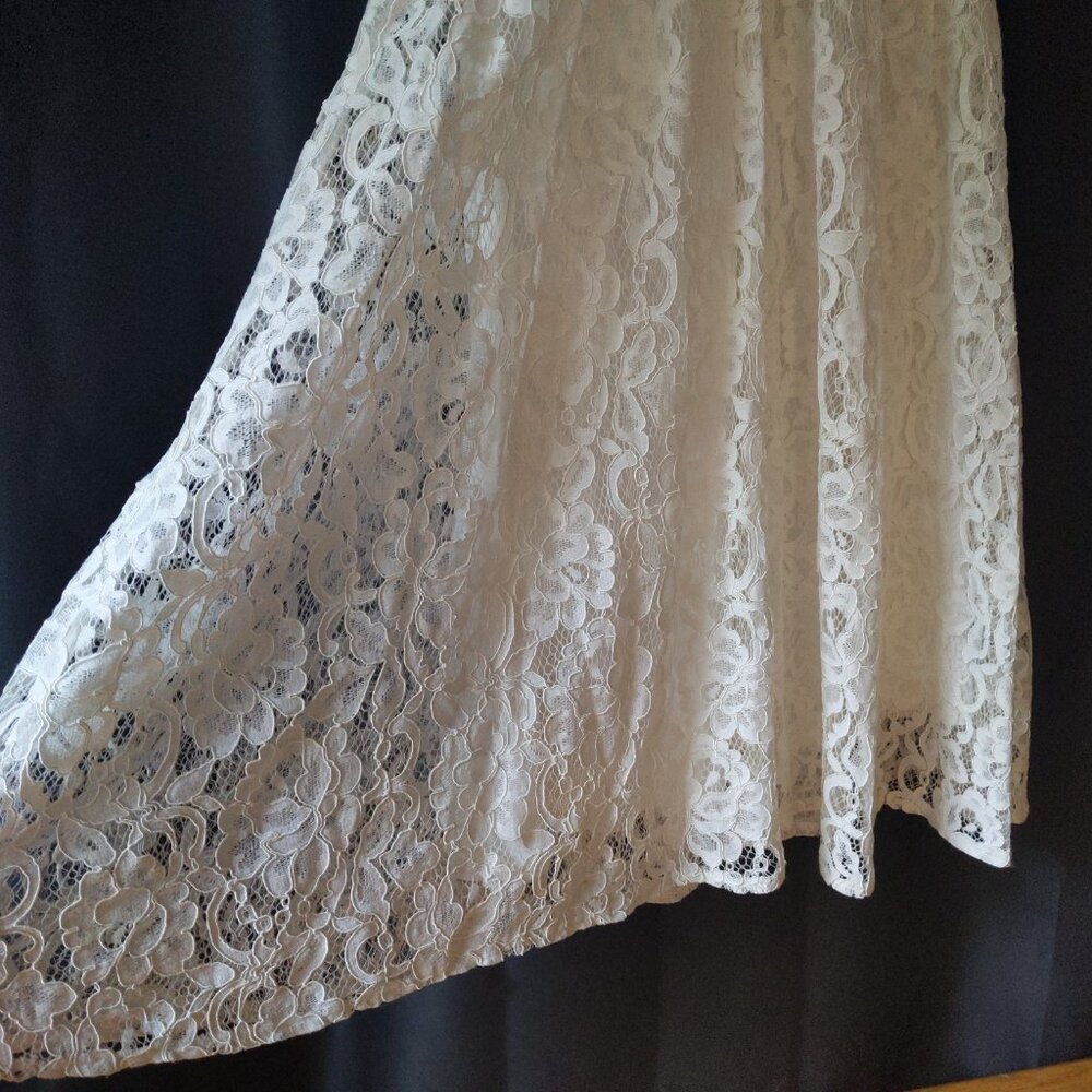 NEW lace wedding dress - Picture 4 of 7
